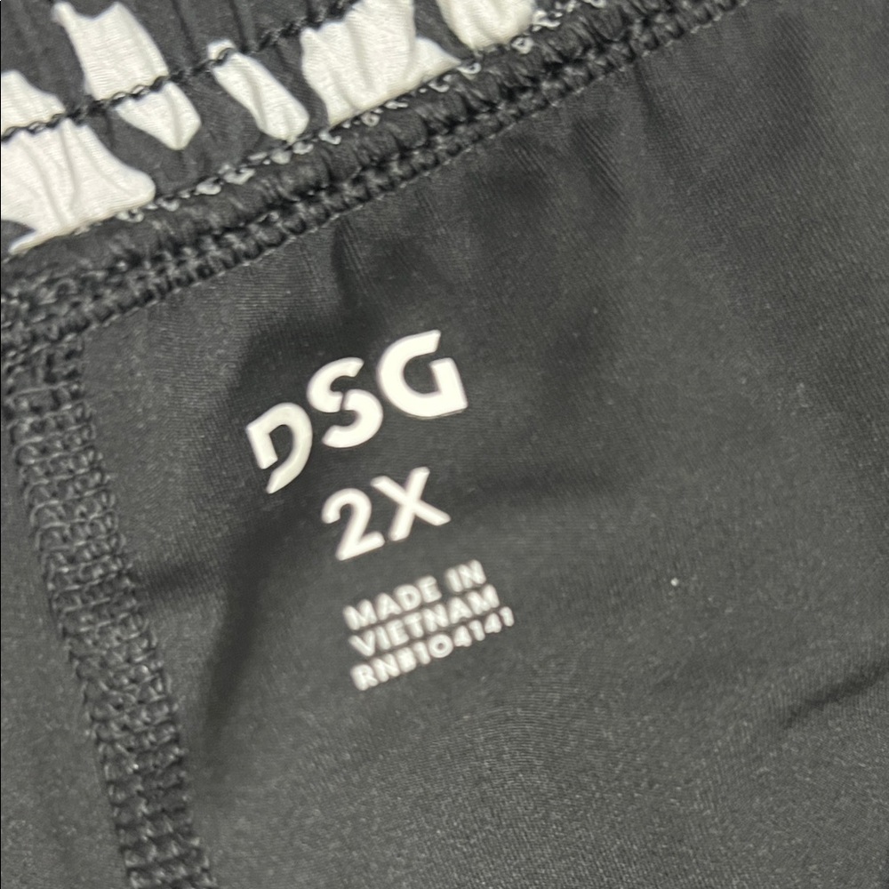NWT DSG 2X Women’s Monochrome Athletic Shorts - Picture 2 of 8